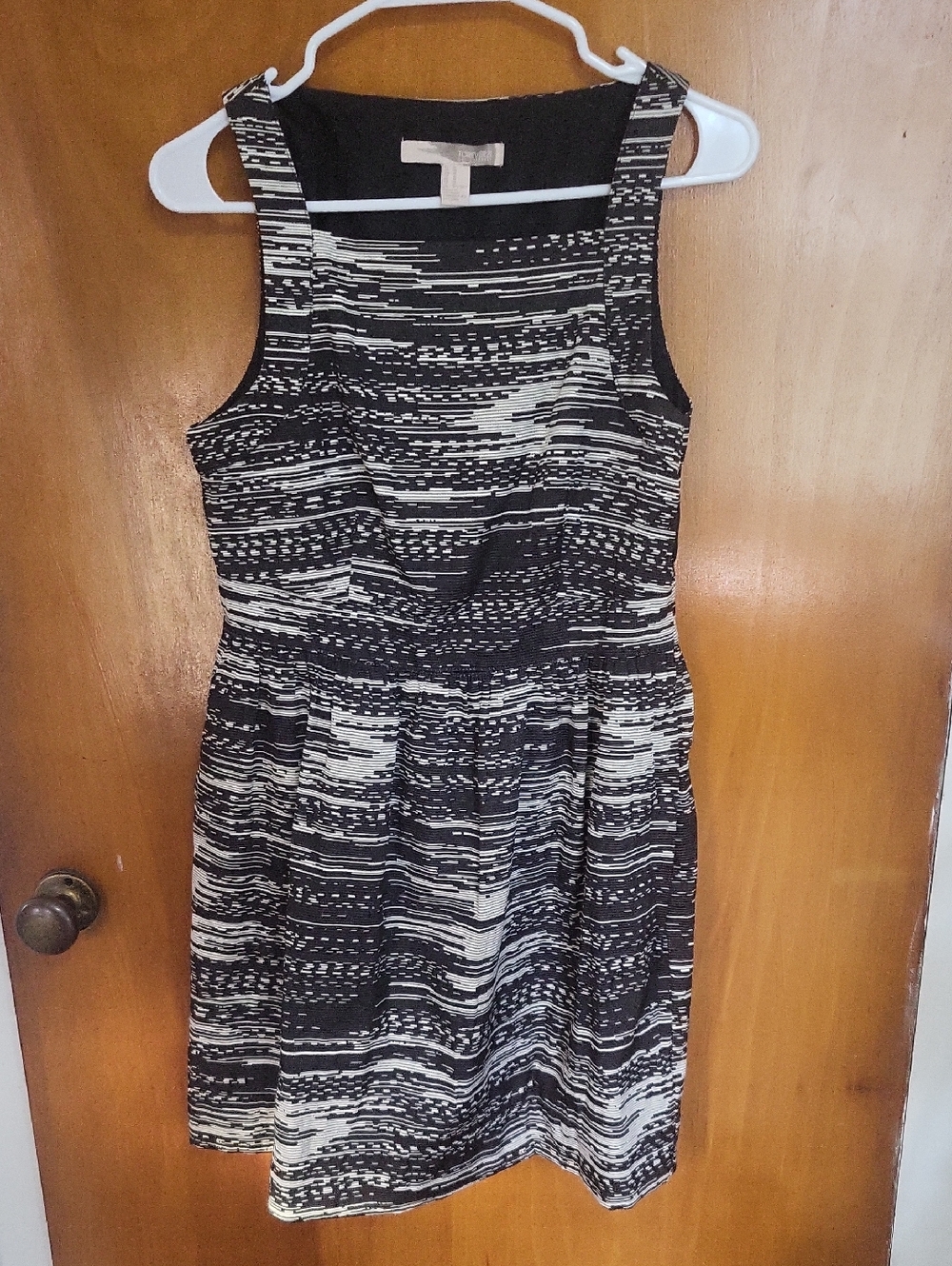 NWOT Size Medium- Forever 21 Black and Cream Patterned Midi Dress